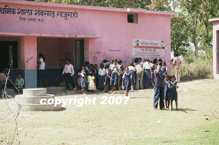 KHAJURAHO-ecole