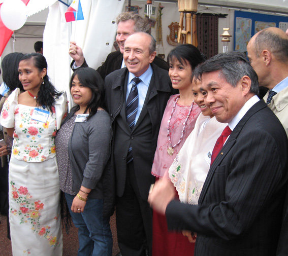 Le maire de Lyon sur le stand